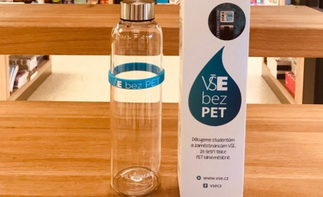 Pomozte snížit spotřebu PET lahví. Kupte si stylovou lahev na vodu
